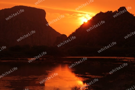 Die Landschaft des Khao Sam Roi Yot Nationalpark am Golf von Thailand im Suedwesten von Thailand in Suedostasien.  