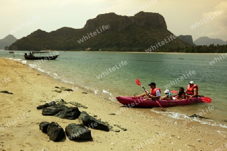 Die Kuestenlandschaft des Khao Sam Roi Yot Nationalpark am Golf von Thailand im Suedwesten von Thailand in Suedostasien. 