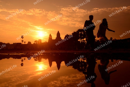 Tourists at the Angkor Wat in the Temple City of Angkor near the City of Siem Riep in the west of Cambodia.