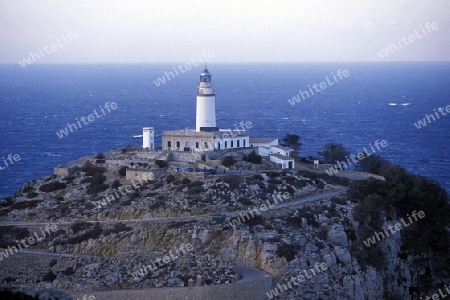 Die Landschaft beim Cap de Formentor auf der Halbinsel Formentor im Februar im Osten der Insel Mallorca einer der Balearen Inseln im Mittelmeer.   