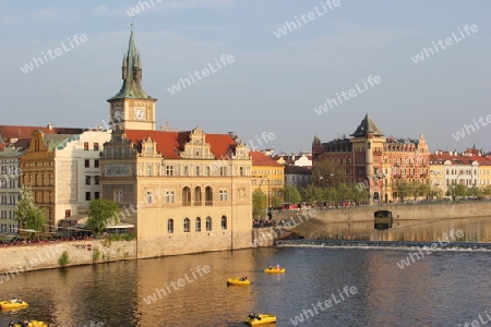 Ufer der Moldau in Prag / Bank of the Vltava in Praha