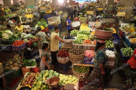 Der Pasar Badung Markt in Denpasar in Zentral Bali auf der Insel Bali in Indonesien..