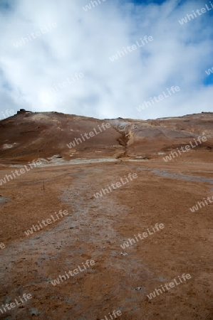 Der Norden Islands, Vulkanhang mit Canyon hinter Hochtemperaturfeld Namaskard am Myvatn-See