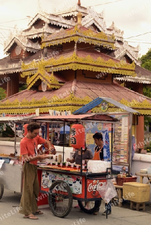 Eine Strassenkueche im Dorf  Pai im norden von Thailand in Suedostasien.