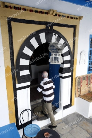 AFRIKA, NORDAFRIKA, TUNESIEN, SIDI BOU SAID, ALTSTADT, CAFE, TEEHAUS, TOR, EINGANG,  