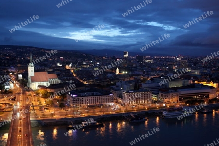 Europa, Osteuropa, Slowakei, Hauptstadt, Bratislava, Altstadt,  Sommer, Panorama, Ubersicht, Donau, Dom, St martins Dom,