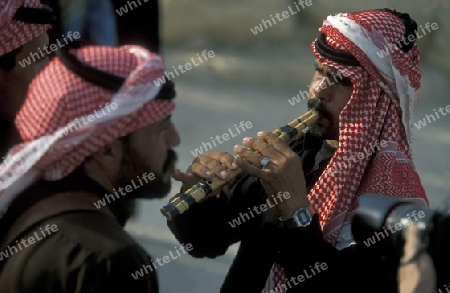 Ein traditionelles Hochzeitsfest in den Ruinen von Palmyra in der Wueste Faydat in Syrien im Mittleren Osten in Arabien.