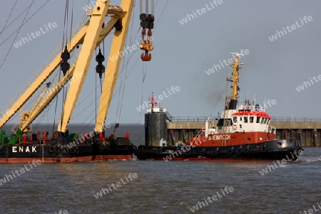 Schlepper  mit Schwimmkran