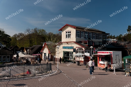 Strandpromenade in Prerow auf dem Darss, Nationalpark Vorpommersche Boddenlandschaft, Deutschland