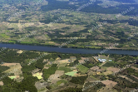 Die Landschaft von einem Flugzeug ueber die Umgebung von Ubon Ratchathani im nordosten von Thailand in Suedostasien.