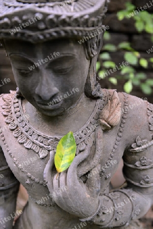 Traditionelle Figuren stehen im Garten von Ban Phor Linag Meuns Terracota Art zum Verkauf bereit dies im Terracota Garden in Chiang Mai im norden von Thailand in Suedostasien.