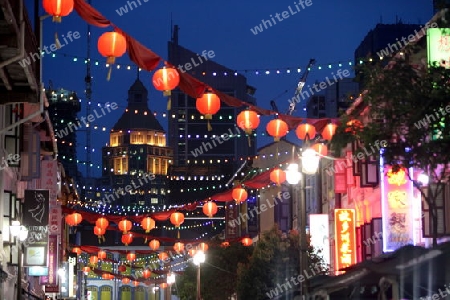 Asiatische Laternen in einem Laden im Chinatown und Altstadt von Singapur im Inselstaat Singapur in Asien. 