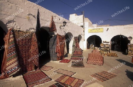 Afrika, Tunesien, Douz
Der traditionelle Donnerstag Markt auf dem Dorfplatz in der Oase Douz im sueden von Tunesien. (URS FLUEELER)






