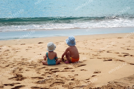 Childrens in the beach