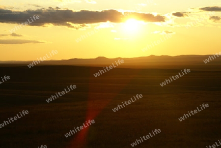 Sonnenuntergang in der Steppe