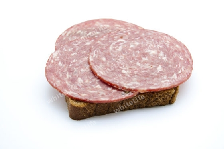 Salami auf Vollkorntoast