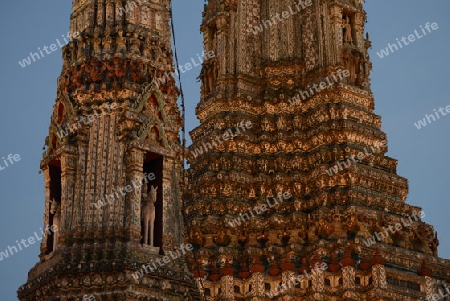 Der Wat Arun Tempel in der Stadt Bangkok in Thailand in Suedostasien.