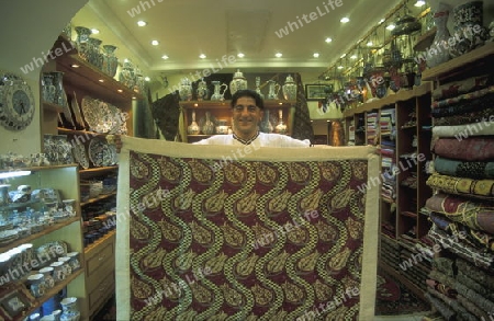 Der Markt, Souq oder Bzaar Kapali Carsi im Stadtteil Sultanahmet in Istanbul in der Tuerkey