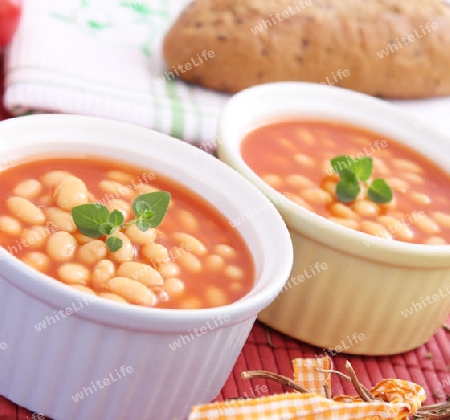 Tomatensuppe mit Bohnen