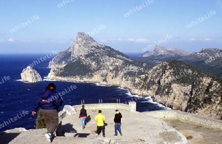 Die Landschaft beim Cap de Formentor auf der Halbinsel Formentor im Februar im Osten der Insel Mallorca einer der Balearen Inseln im Mittelmeer.   