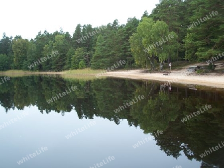 Insel und Badestand im See Bolmen S?dschweden