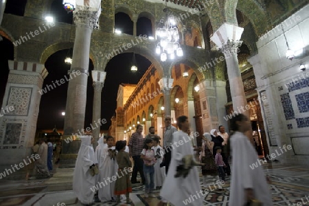 Asien, Naher Osten, Syrien, Damaskus,   Der Innenhof der  Omaijad Moschee im Souq und Altstadt von Damaskus in der Hauptstadt von Syrien. 