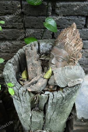 Traditionelle Figuren stehen im Garten von Ban Phor Linag Meuns Terracota Art zum Verkauf bereit dies im Terracota Garden in Chiang Mai im norden von Thailand in Suedostasien.