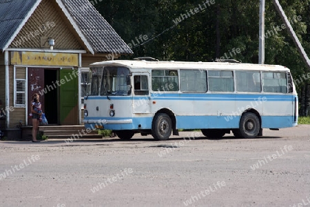 Bus am Busbahnhof Cholmogory