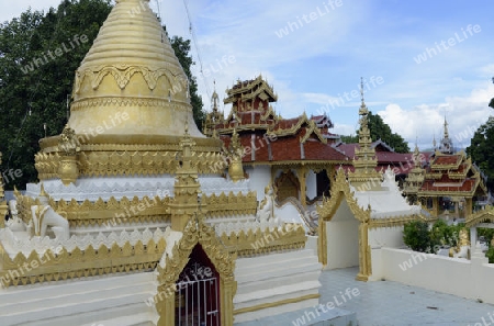 Der Tempel Wat Jong Kham und Jong Klang am See Nong Jong Kham im Dorf Mae Hong Son im norden von Thailand in Suedostasien.