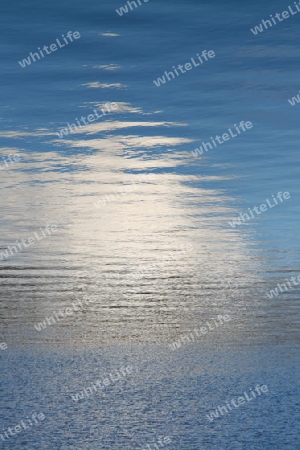 Wolke im Wasser