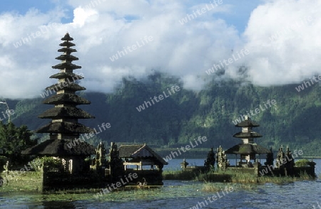 Der Pura Ulum Danu Tempel am Bratan See im Norden von Bali auf der Insel Bali in Indonesien.