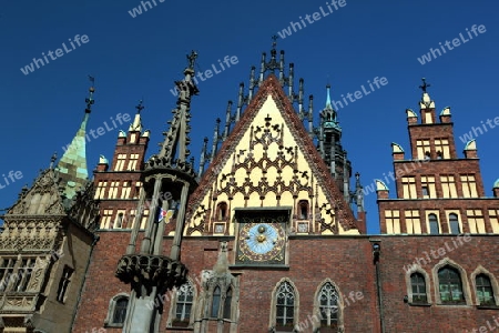 Das Rathaus auf dem Stray Rynek Platz  in der Altstadt von Wroclaw oder Breslau im westen von Polen.