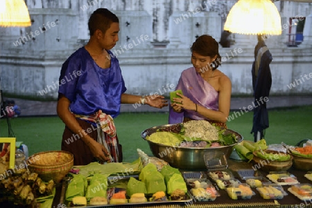 Eine thailaendische Strassenkueche in der Hauptstadt Bangkok von Thailand in Suedostasien.