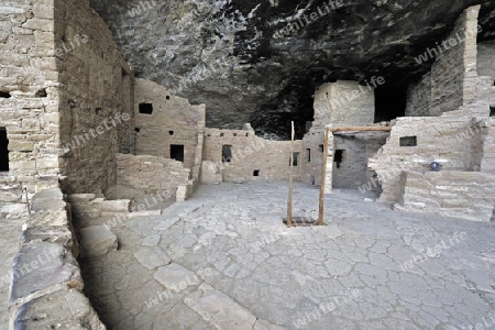 "Spruce Tree House" der indianischen Ureinwohner, ca. 800 Jahre alt, Mesa Verda NP, UNESCO Weltkulturerbe, Colorado, USA