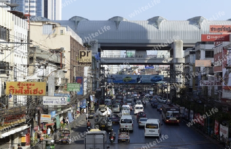 Die Skyline im Stadtgebiet um Pratunam im Zentrum der Hauptstadt Bangkok von Thailand in Suedostasien.