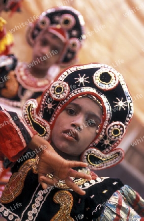 Asien, Indischer Ozean, Sri Lanka,
Ein traditionelles Neujahrs Fest mit Umzug im Kuestendorf Dalawella an der Suedkueste von Sri Lanka. (URS FLUEELER)






