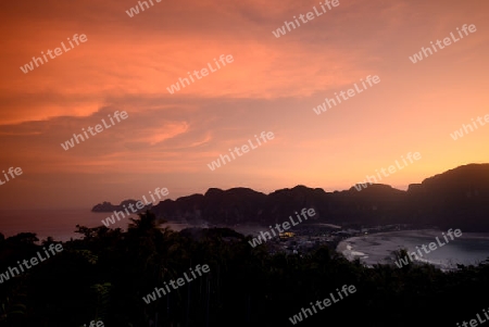 The view from the Viewpoint on the Town of Ko PhiPhi on Ko Phi Phi Island outside of the City of Krabi on the Andaman Sea in the south of Thailand. 