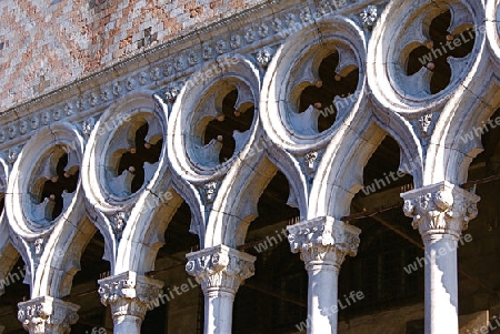 Detail am Dogenpalast