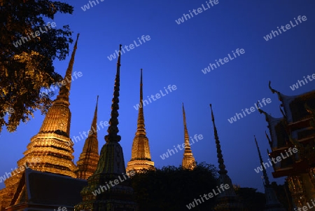 Die Tempelanlage des Wat Pho in der Hauptstadt Bangkok von Thailand in Suedostasien.