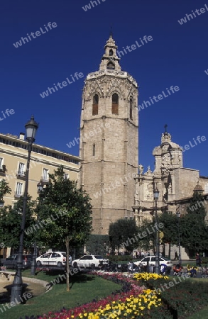 Die Altstadt mit der Kathedrale von Valenzia in Spanien in Europa.