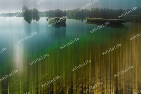 Fischerboote in den Rheinauen