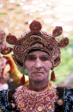 Asien, Indischer Ozean, Sri Lanka,
Ein traditionelles Neujahrs Fest mit Umzug im Kuestendorf Dalawella an der Suedkueste von Sri Lanka. (URS FLUEELER)






