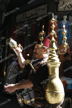 Der Souq oder Markt in der Altstadt und Hauptstadt von Syrien und Grossstadt von Damaskus in der uebersicht, Syrien 