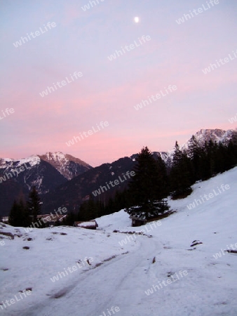 Mond ?ber dem Karwendel