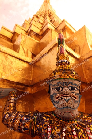 Eine Ramakien Figur im inneren des Wat Phra Keo im Tempelgelaende beim Koenigspalast im Historischen Zentrum der Hauptstadt Bangkok in Thailand. 