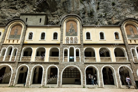 Das Kloster Manastir Ostrog suedlich von Niksic in Montenegro im Balkan am Mittelmeer in Europa.