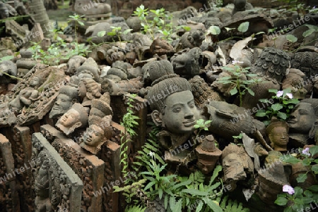 Traditionelle Figuren stehen im Garten von Ban Phor Linag Meuns Terracota Art zum Verkauf bereit dies im Terracota Garden in Chiang Mai im norden von Thailand in Suedostasien.