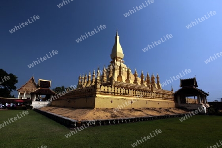 Der Wat That Luang in Vientiane der Hauptstadt von Laos in Suedostasien.  