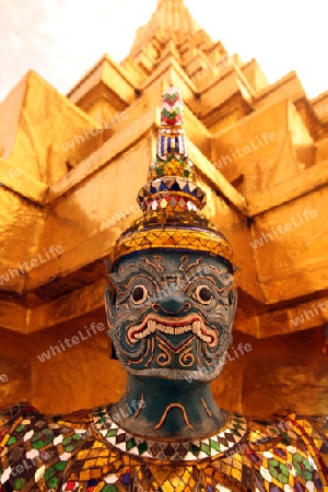 Eine Ramakien Figur im inneren des Wat Phra Keo im Tempelgelaende beim Koenigspalast im Historischen Zentrum der Hauptstadt Bangkok in Thailand. 