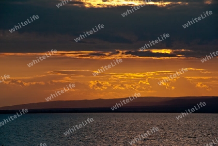 Sonnenuntergang ?ber dem Neusiedler See bei Podersdorf